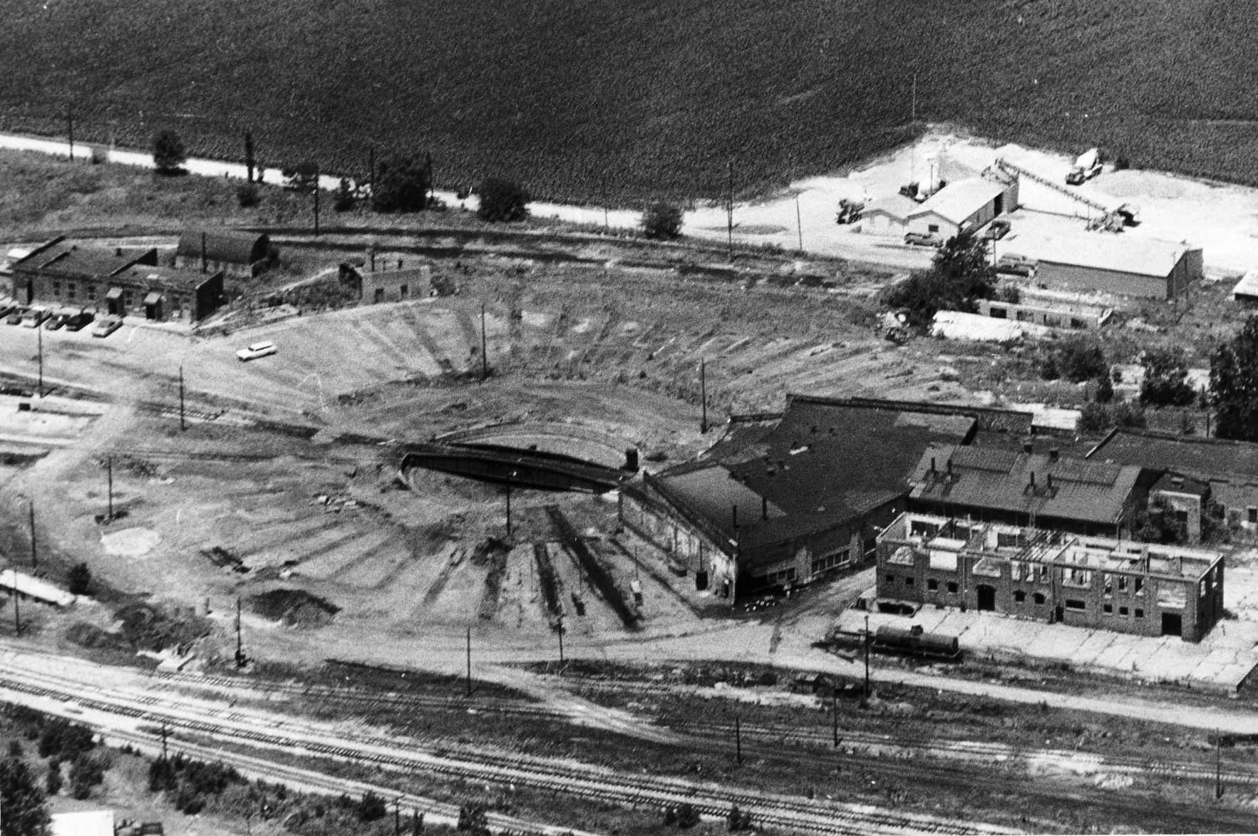 Clinton roundhouse 1977.jpg